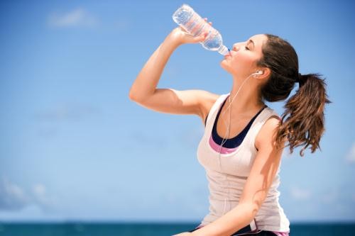 4 Sai lầm khi uống nước gây hại sức khỏe