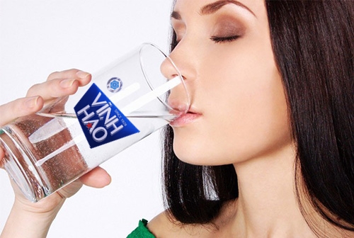 17 lợi ích khi bạn uống nước khoáng vĩnh hảo